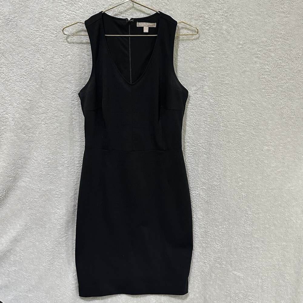 Banana‎ Republic Midi Dress Size 6 Black V-Neck Back Cut In Lined